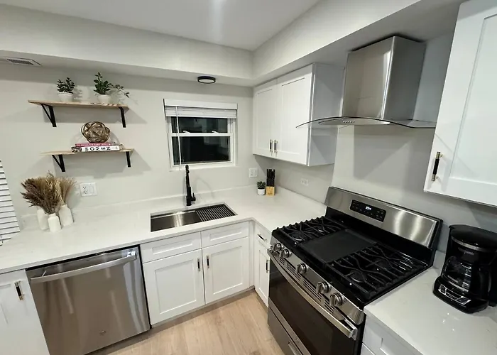 Bright & Spacious Duplex- Heart Of *