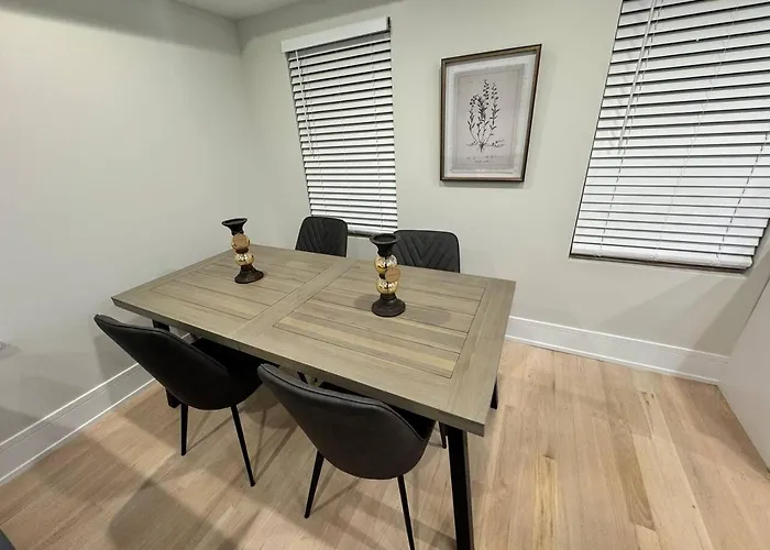 Bright & Spacious Duplex- Heart Of