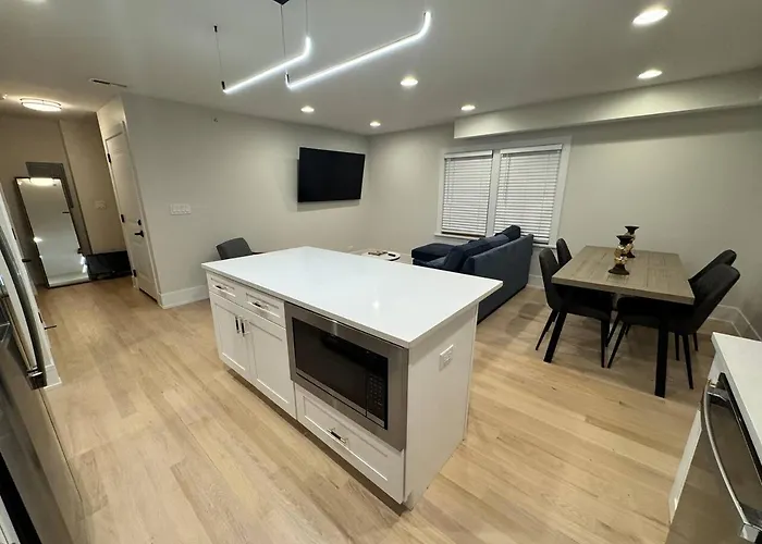 Bright & Spacious Duplex- Heart Of *
