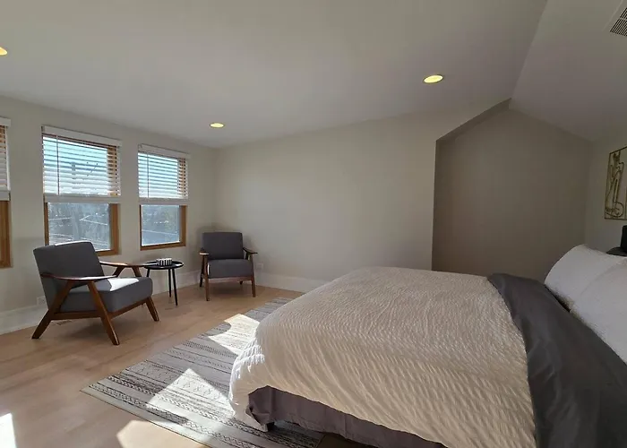Bright & Spacious Duplex- Heart Of *